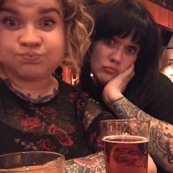 Must sell by May 24th - moving to the U.K. 🌈✌🏽🌼 - Picture 2 of 5